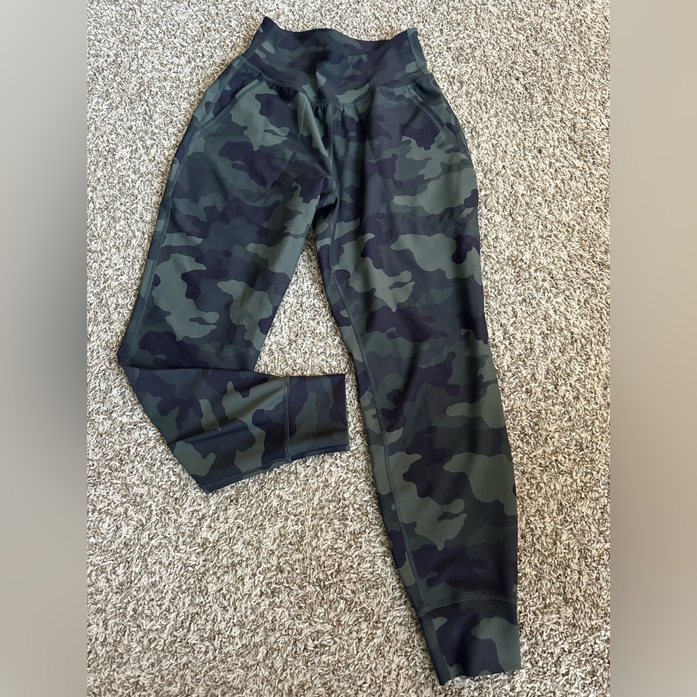Old Navy High-Waisted PowerSoft leggings